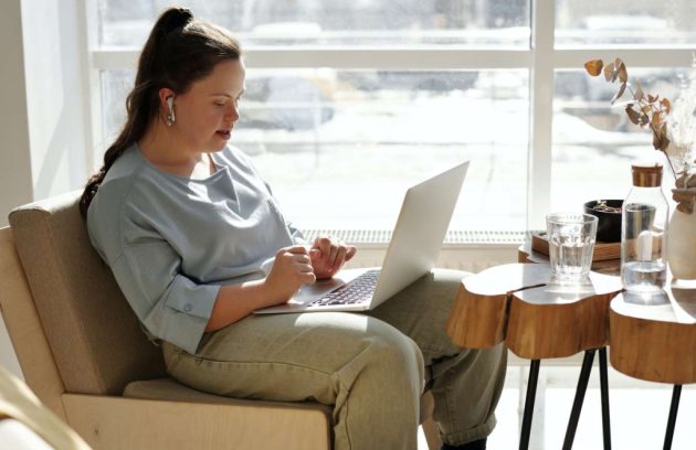 Como-incluir-pessoas-com-Sindrome-de-Down-na-sua-empresa