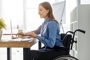 Saiba como incluir com respeito e segurança as pessoas com deficiência na construção civil.